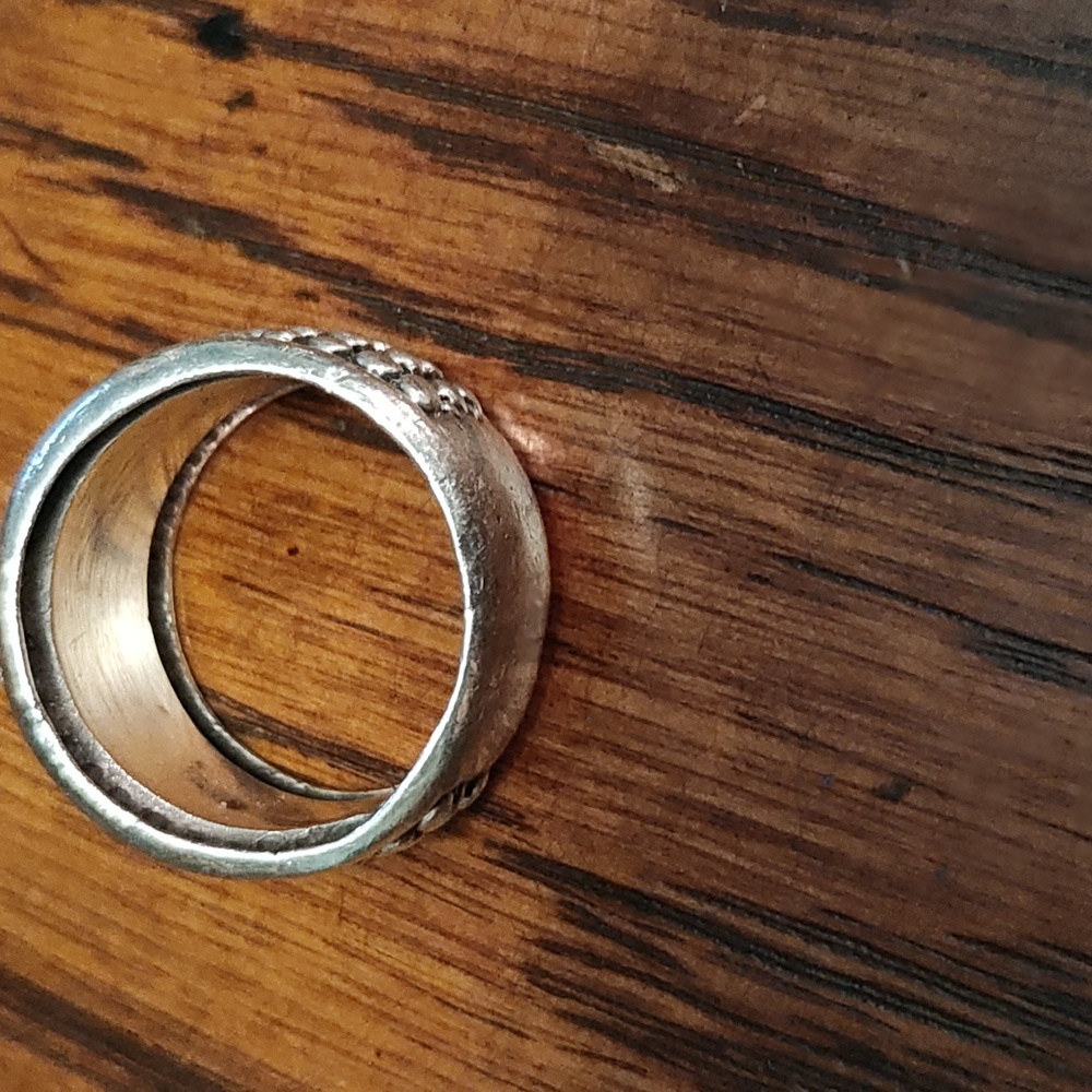 Ring - Picture 4 of 8
